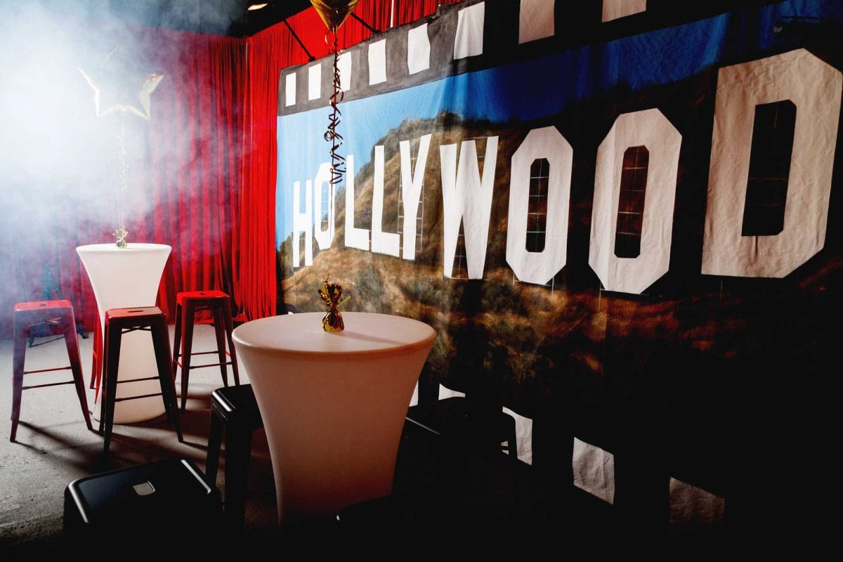 How to Decorate for a Hollywood Party